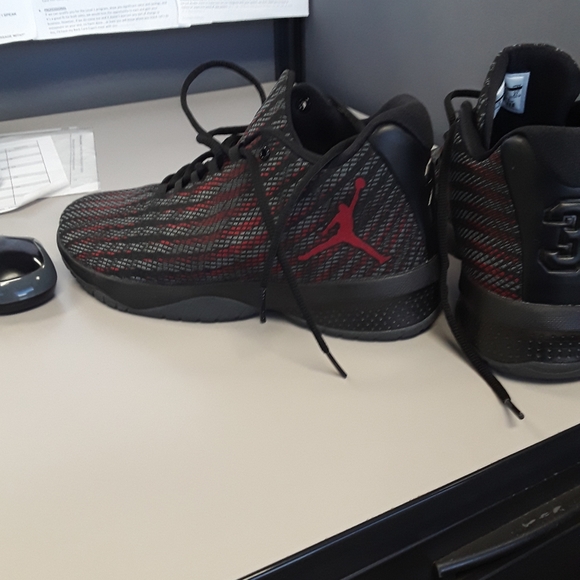 Jordan fly.net - Picture 1 of 4